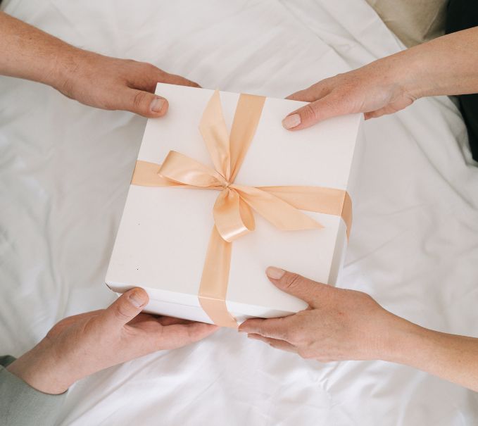 Idée cadeau bien-être : et si on offrait un complément alimentaire ?